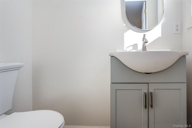 118 Birchwood Park Drive, Jericho, NY 11753