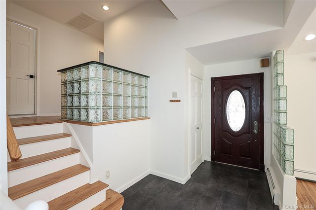 118 Birchwood Park Drive, Jericho, NY 11753