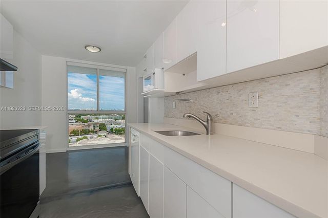 1688 West Ave PH-07, Miami Beach, FL 33139