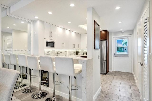 450 Paradise Isle Blvd 204, Hallandale Beach, FL 33009