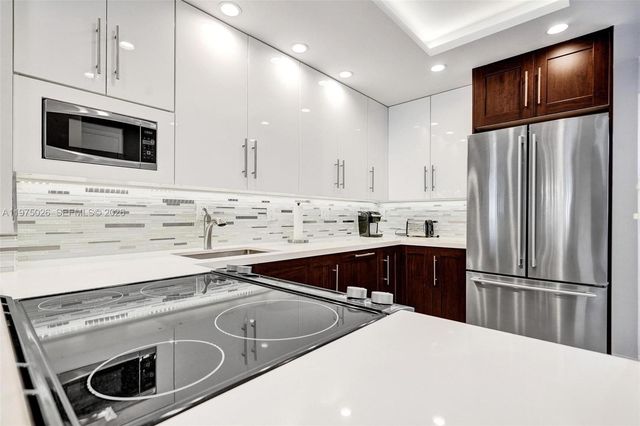 450 Paradise Isle Blvd 204, Hallandale Beach, FL 33009