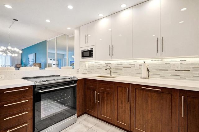 450 Paradise Isle Blvd 204, Hallandale Beach, FL 33009