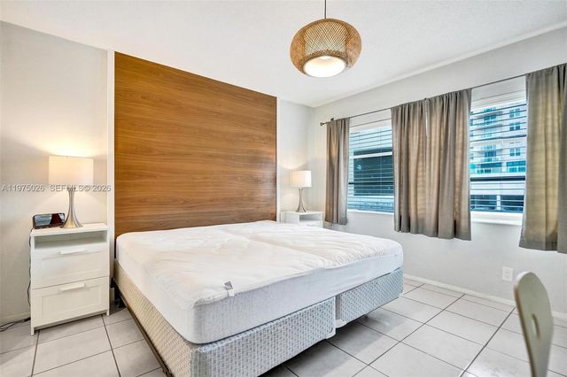 450 Paradise Isle Blvd 204, Hallandale Beach, FL 33009