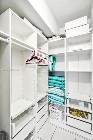 450 Paradise Isle Blvd 204, Hallandale Beach, FL 33009