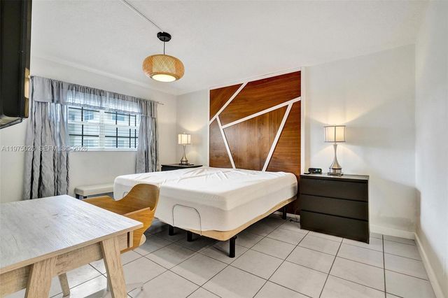 450 Paradise Isle Blvd 204, Hallandale Beach, FL 33009