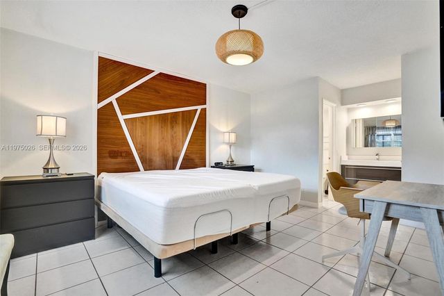 450 Paradise Isle Blvd 204, Hallandale Beach, FL 33009