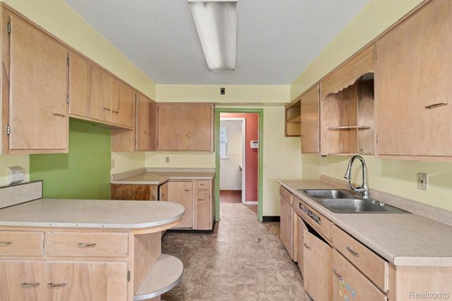 1530 Monteray Street, Flint, MI 48503