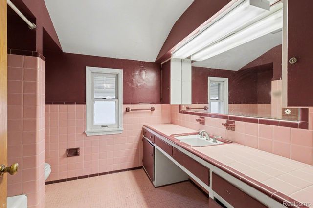 1530 Monteray Street, Flint, MI 48503