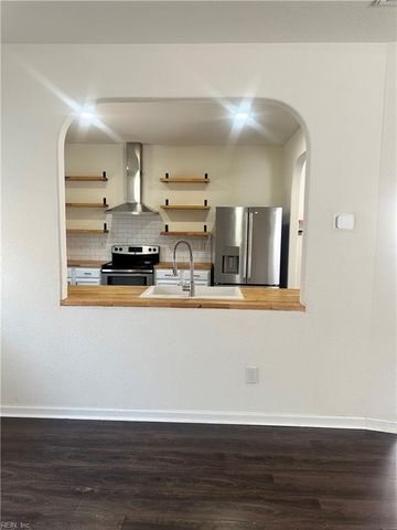 2025 English AVE, Chesapeake, VA 23320