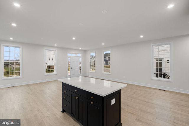 4251 MANOR DR, Marshall, VA 20115