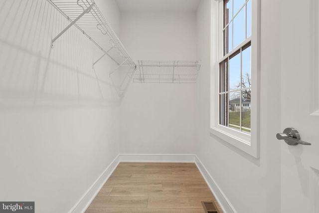 4251 MANOR DR, Marshall, VA 20115