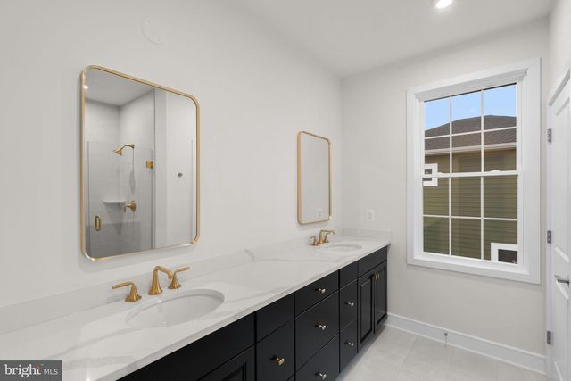 4251 MANOR DR, Marshall, VA 20115