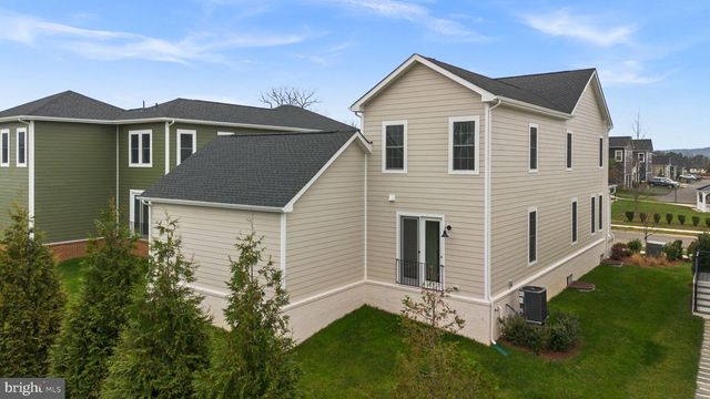 4251 MANOR DR, Marshall, VA 20115