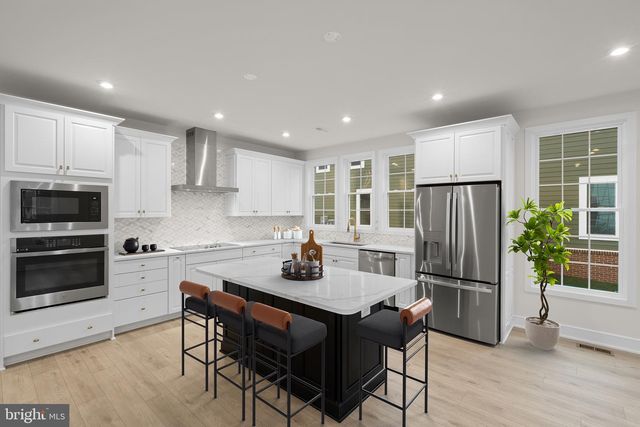 4251 MANOR DR, Marshall, VA 20115