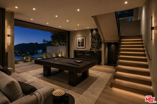 2453 Creston Way, Los Angeles, CA 90068