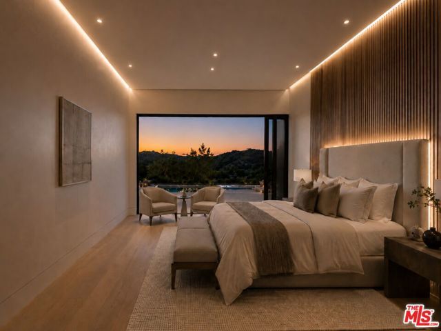 2453 Creston Way, Los Angeles, CA 90068