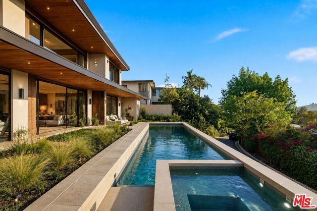 2453 Creston Way, Los Angeles, CA 90068