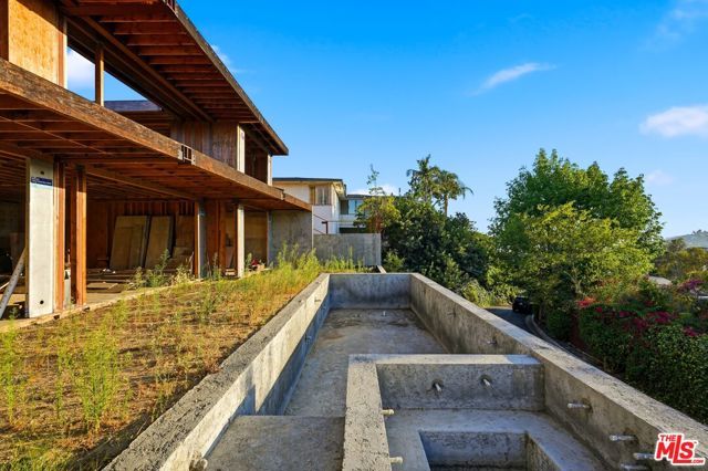 2453 Creston Way, Los Angeles, CA 90068