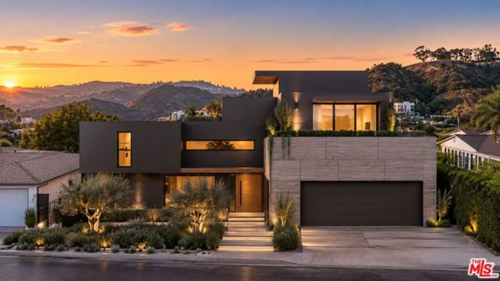 2453 Creston Way, Los Angeles, CA 90068
