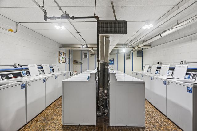 2005 E 122nd Street A7, Burnsville, MN 55337