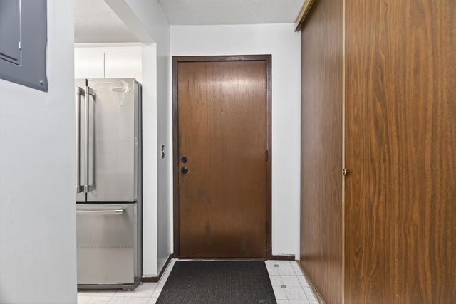 2005 E 122nd Street A7, Burnsville, MN 55337