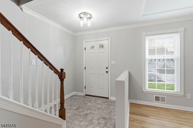 87 Hampshire Dr, Mendham Boro, NJ 07945