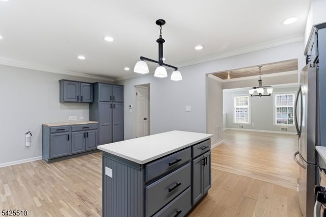 87 Hampshire Dr, Mendham Boro, NJ 07945