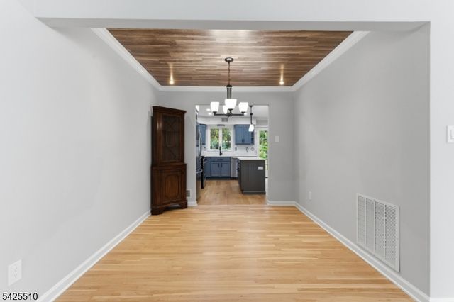 87 Hampshire Dr, Mendham Boro, NJ 07945