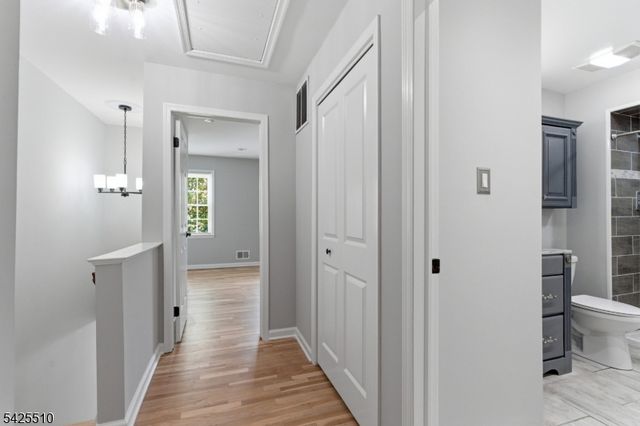 87 Hampshire Dr, Mendham Boro, NJ 07945