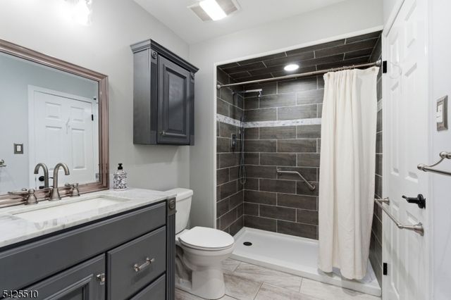 87 Hampshire Dr, Mendham Boro, NJ 07945