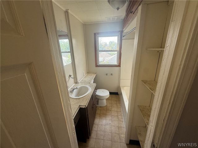 2217 La Salle Avenue, Niagara Falls, NY 14301