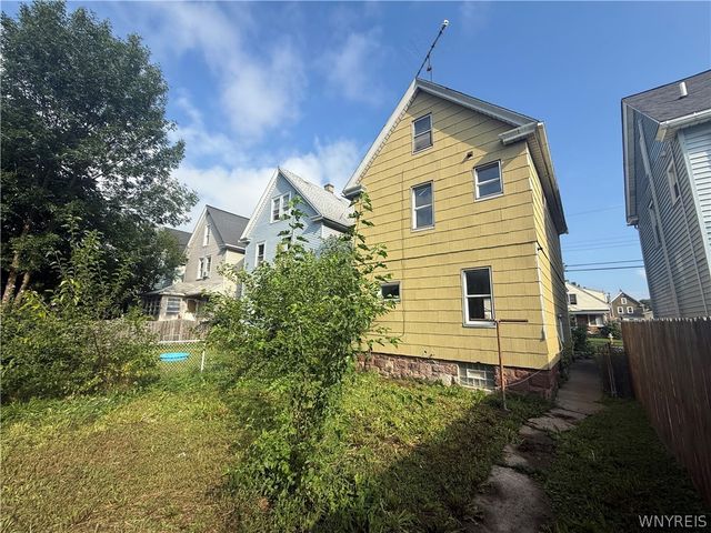2217 La Salle Avenue, Niagara Falls, NY 14301