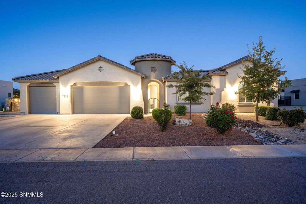 7530 Cubalaya Place, Las Cruces, NM 88007
