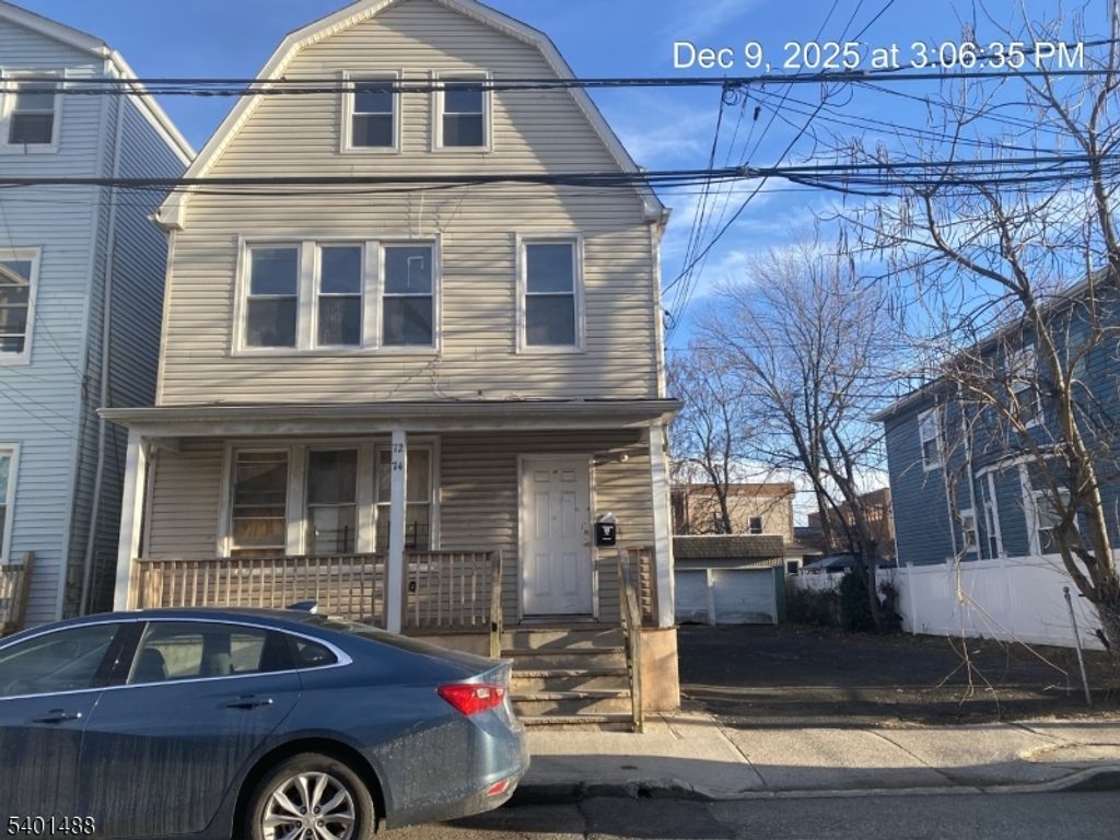 72 Willoughby St 2, Newark City, NJ 07112