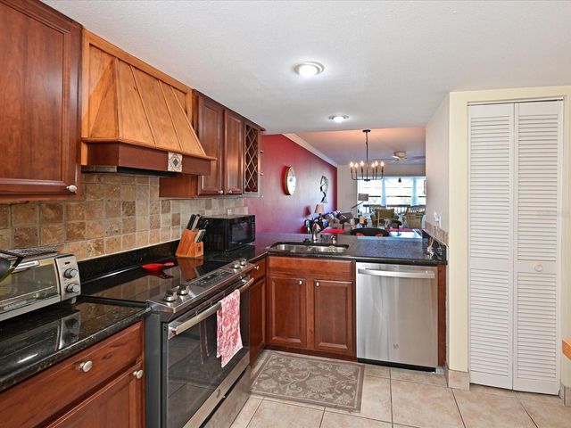 3810 75TH STREET W 112, Bradenton, FL 34209