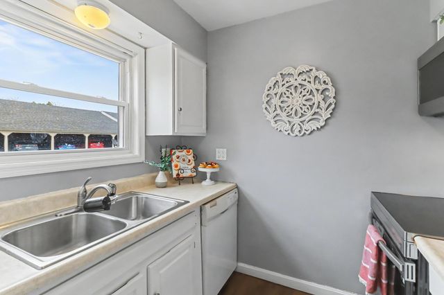45 Densmore Drive, Essex Junction, VT 05452