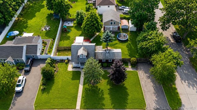 278 Ferndale Boulevard, Islip, NY 11751