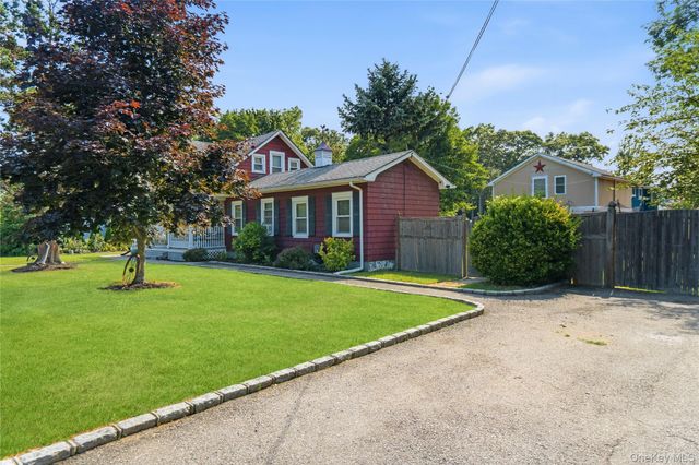 278 Ferndale Boulevard, Islip, NY 11751