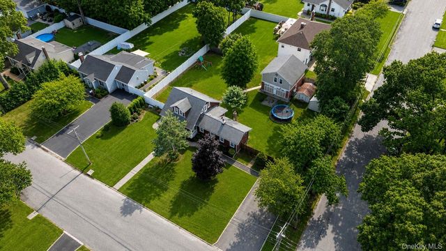 278 Ferndale Boulevard, Islip, NY 11751