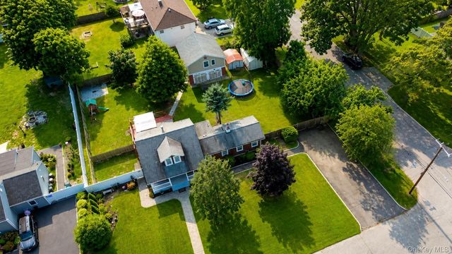278 Ferndale Boulevard, Islip, NY 11751