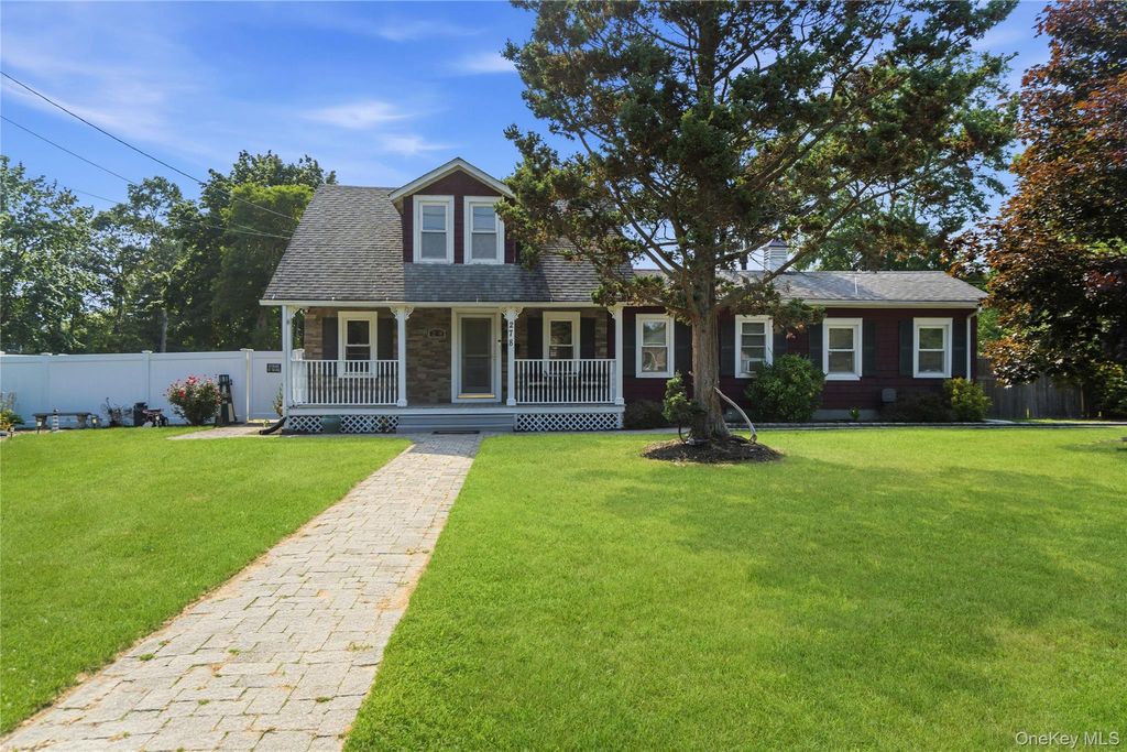 278 Ferndale Boulevard, Islip, NY 11751