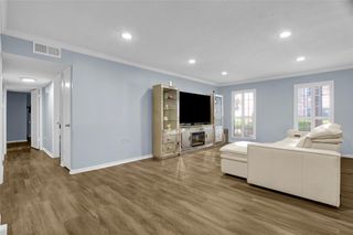 351 N Post Oak Lane 610, Houston, TX 77024