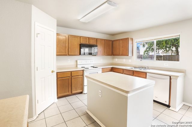 2619 Gato Del Sol, San Antonio, TX 78245