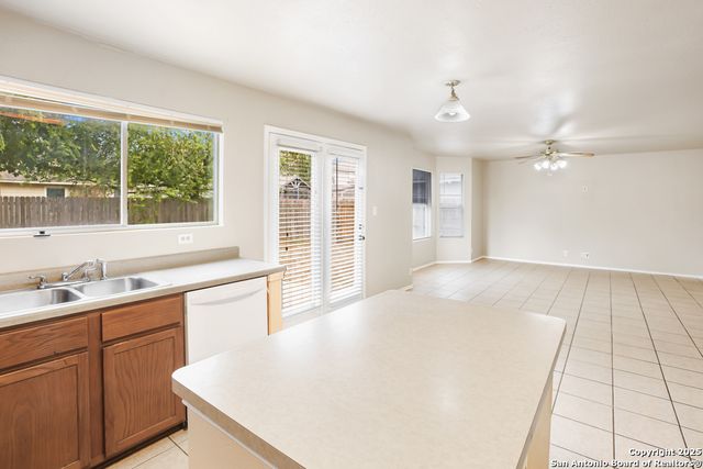 2619 Gato Del Sol, San Antonio, TX 78245