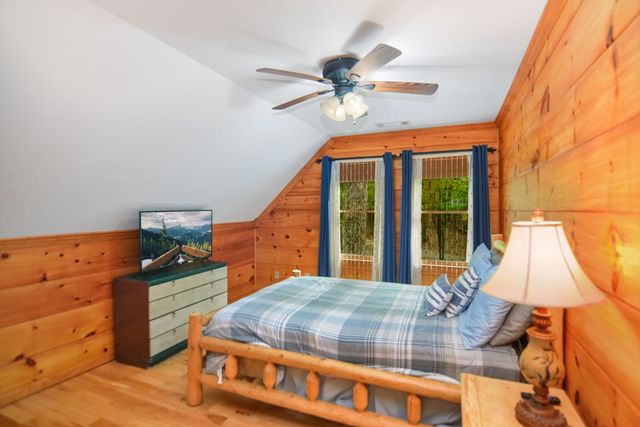 688 Navaho Way, Ellijay, GA 30540