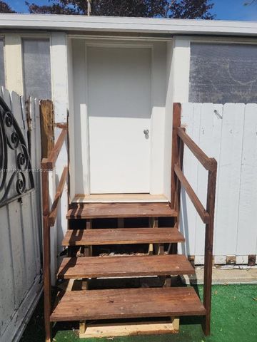 9165 Highpoint Dr H, Palm Beach Gardens, FL 33403