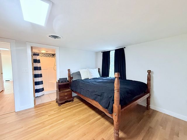 975 S Main St, Bellingham, MA 02019