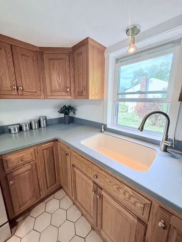 975 S Main St, Bellingham, MA 02019