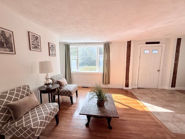 975 S Main St, Bellingham, MA 02019