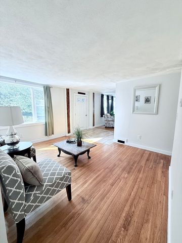 975 S Main St, Bellingham, MA 02019